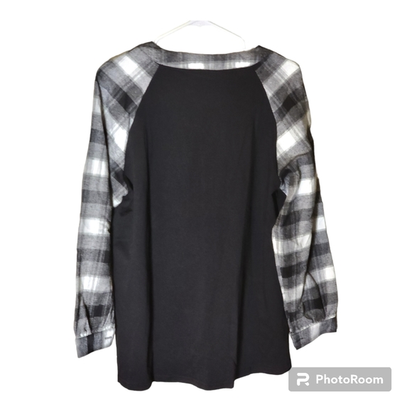 Bloomchic womens black and white henley long sleeve size 10 or us M NWT - Picture 3 of 9